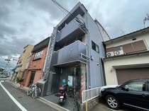 クラブハウスの外観写真