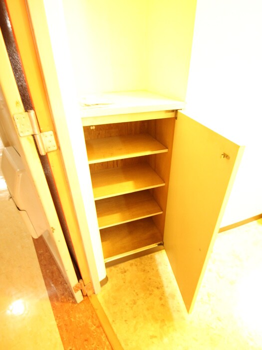 物件内観写真15　(靴箱)