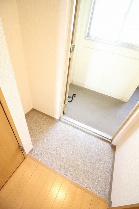 物件内観写真17　(玄関)
