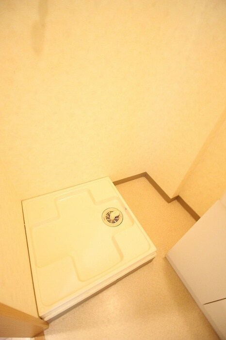 物件内観写真18　(洗濯機置場)