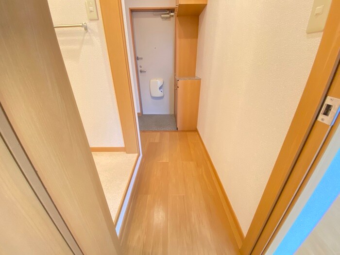 物件内観写真17　(廊下)