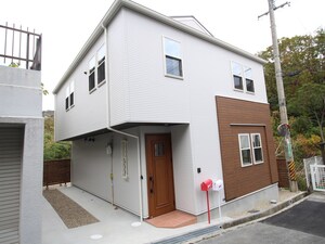 箕面市粟生間谷西7丁目貸家外観写真