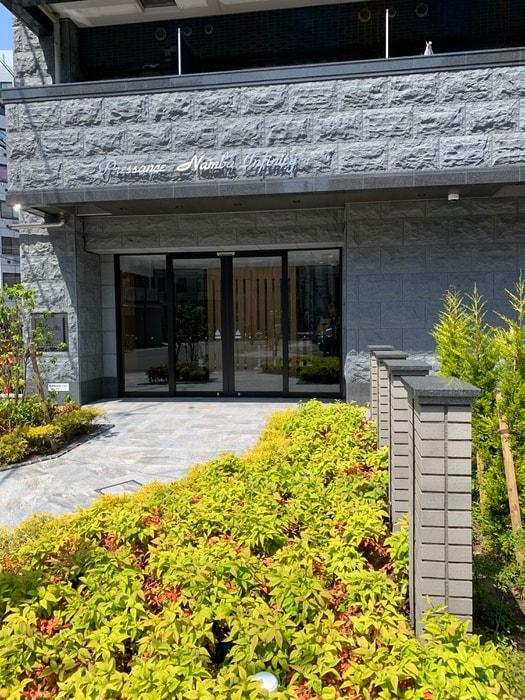 物件外観写真1　(エントランス部分)