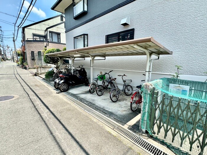 物件外観写真6　(駐輪場)