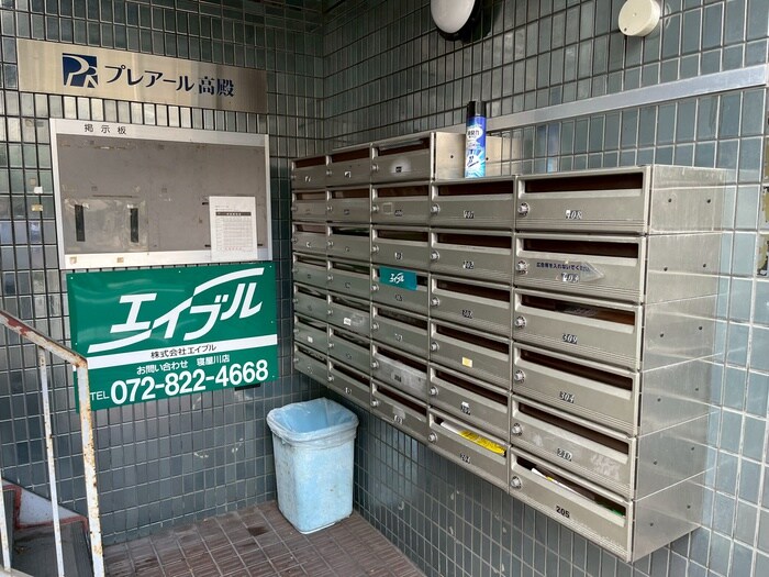 物件外観写真4　(エントランス部分)