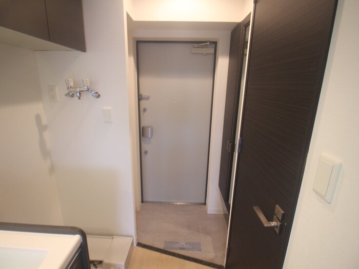 物件内観写真15　(玄関)