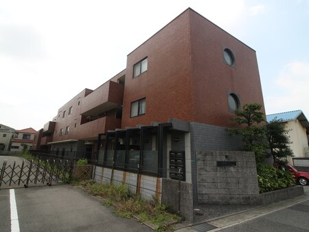 シェルプール参番館外観写真