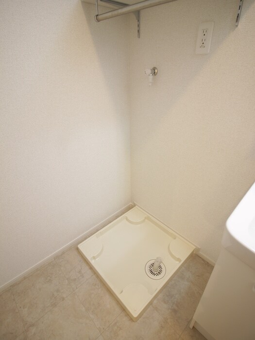 物件内観写真14　(洗濯機置場)