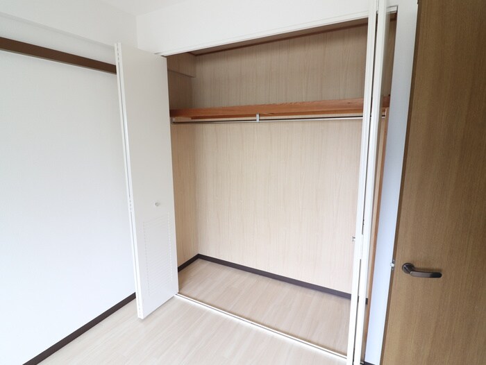 物件内観写真15　(収納)