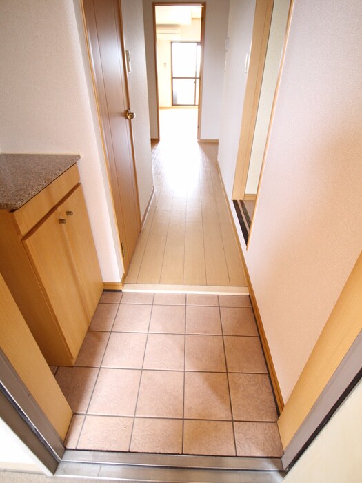 物件内観写真7　(玄関)