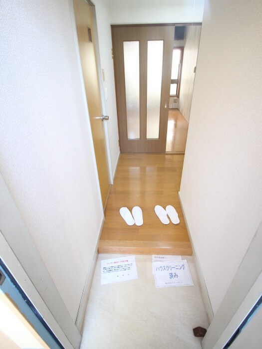 物件内観写真10　(玄関)