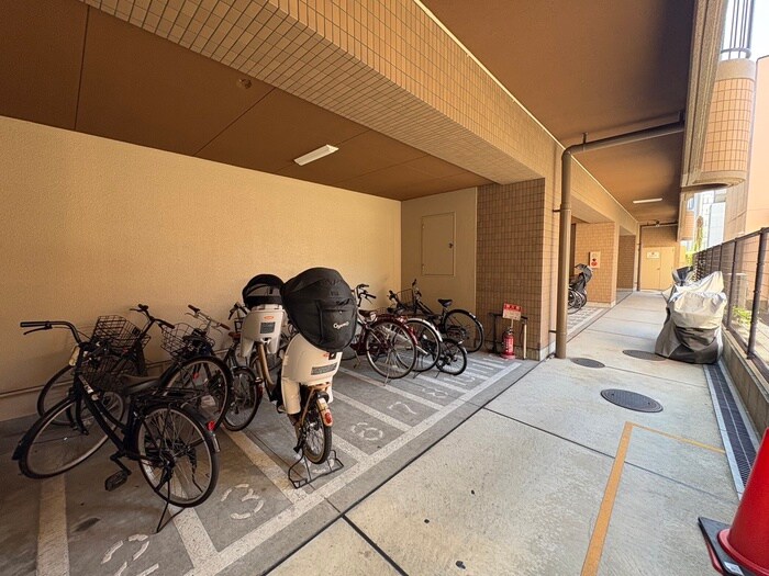 物件外観写真3　(駐輪場)