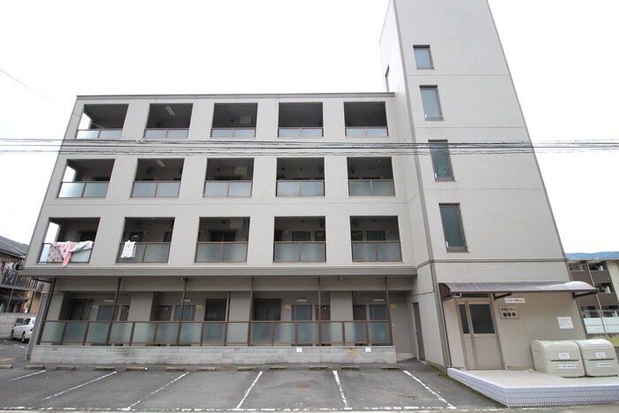 物件外観写真5　(駐車場)