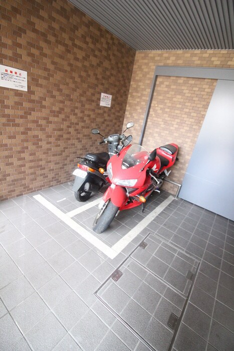 物件外観写真4　(駐輪場)