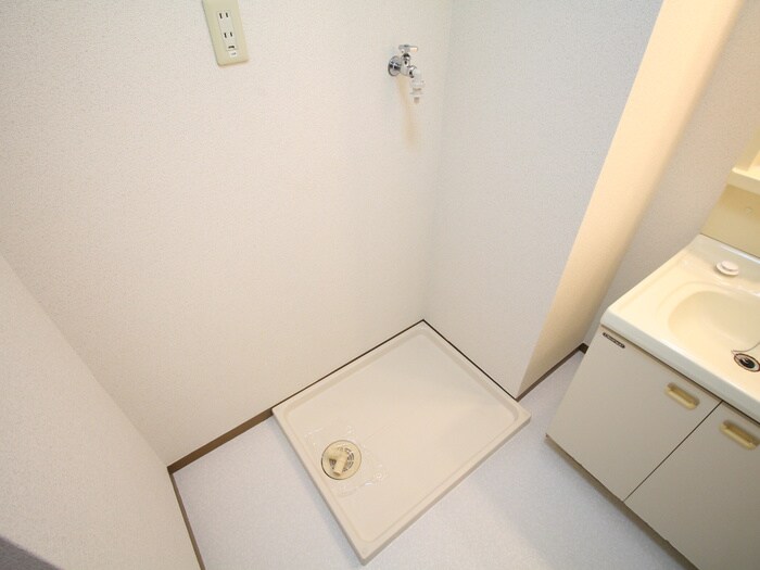 物件内観写真18　(洗濯機置場)