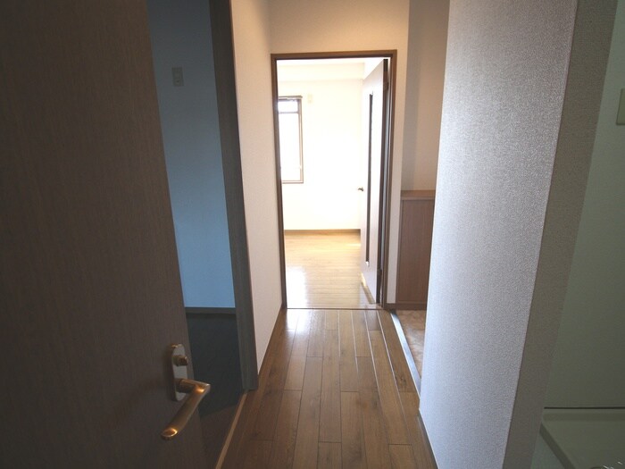 物件内観写真19　(廊下)