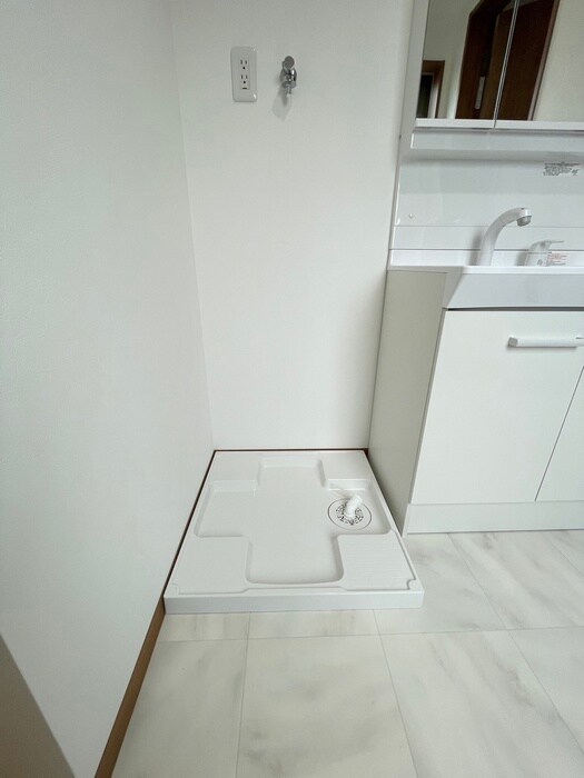 物件内観写真8　(洗濯機置場)