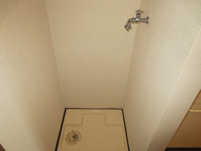 物件内観写真18　(洗濯機置場)