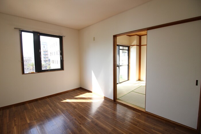 物件内観写真10　(居室)