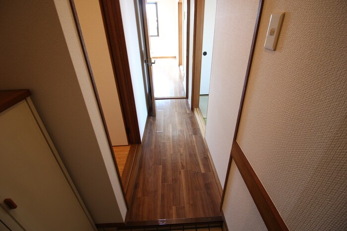 物件内観写真21　(廊下)