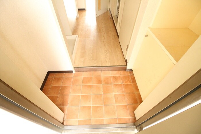 物件内観写真13　(玄関)