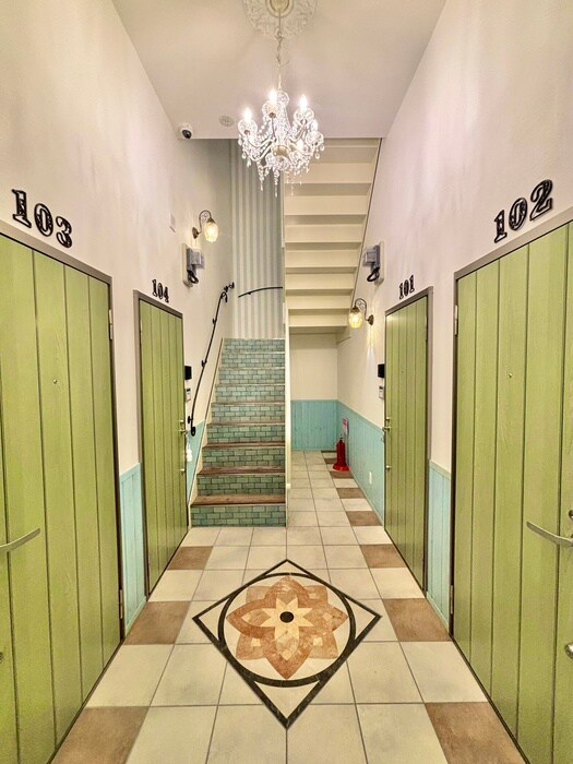 物件外観写真4　(エントランス部分)