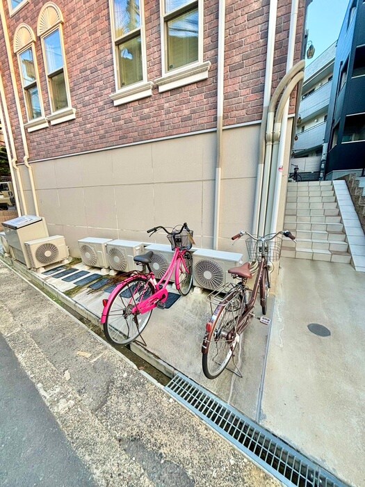 物件外観写真6　(駐輪場)