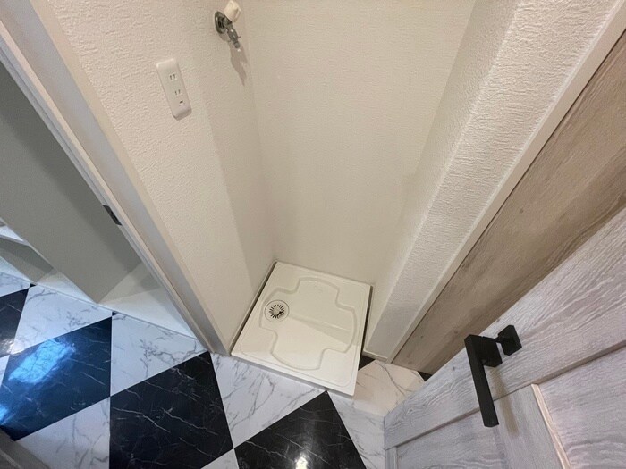 物件内観写真13　(洗濯機置場)