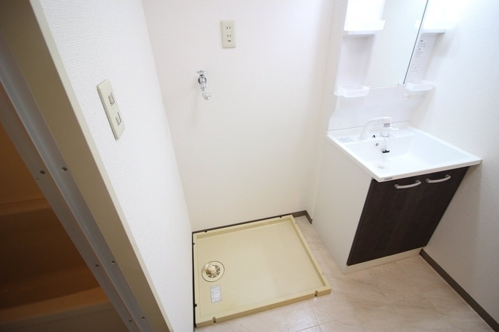 物件内観写真15　(洗濯機置場)