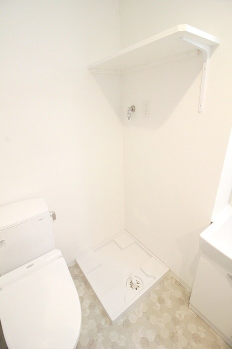 物件内観写真11　(洗濯機置場)