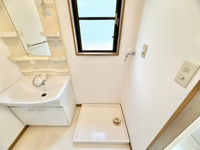 物件内観写真18　(洗濯機置場)