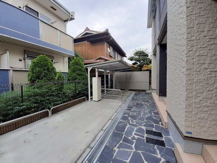 物件外観写真2　(駐輪場)