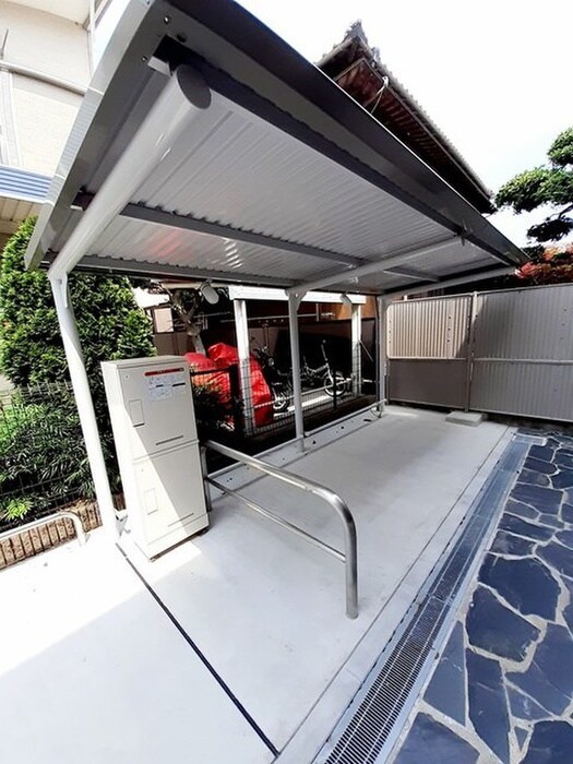 物件外観写真6　(駐輪場)