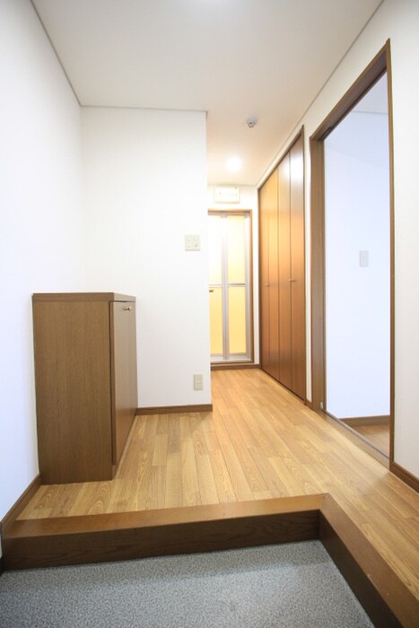 物件内観写真7　(玄関)