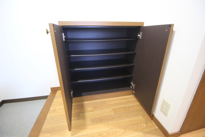 物件内観写真8　(靴箱)