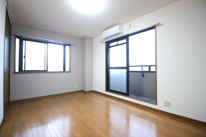 物件内観写真15　(居室)