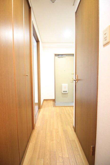 物件内観写真20　(廊下)