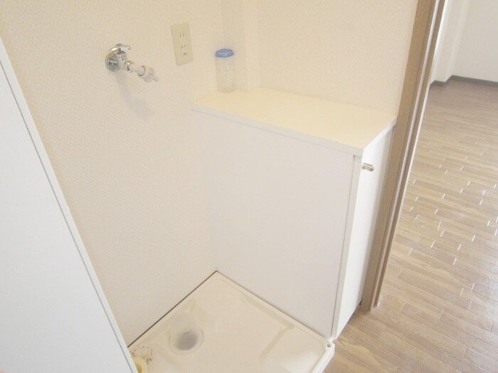 物件内観写真10　(洗濯機置場)