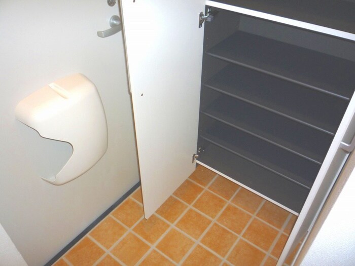 物件内観写真13　(靴箱)