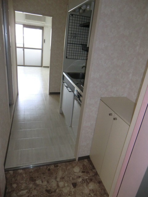 物件内観写真7　(玄関)