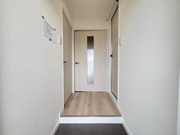 物件内観写真18　(廊下)