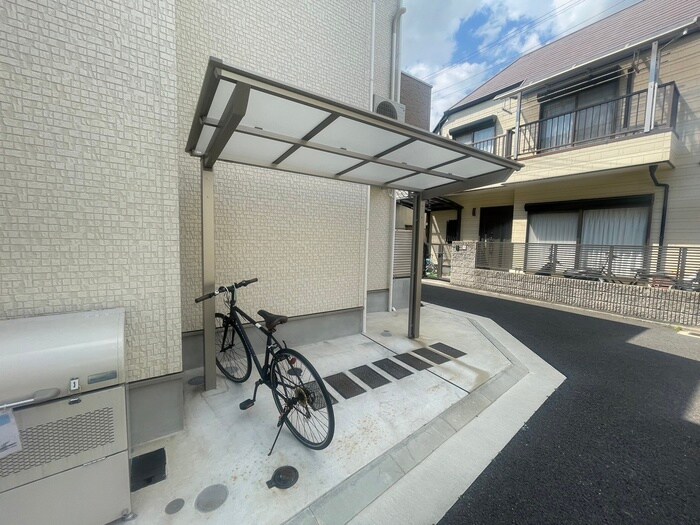 物件外観写真3　(駐輪場)