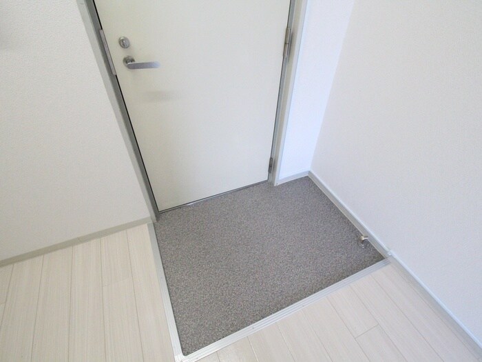 物件内観写真7　(玄関)