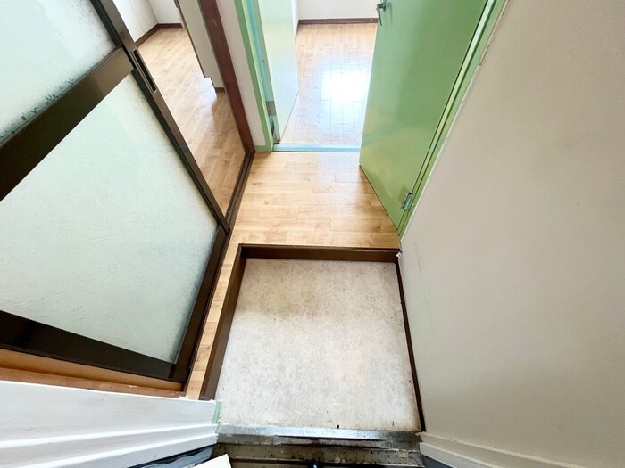 物件内観写真7　(玄関)