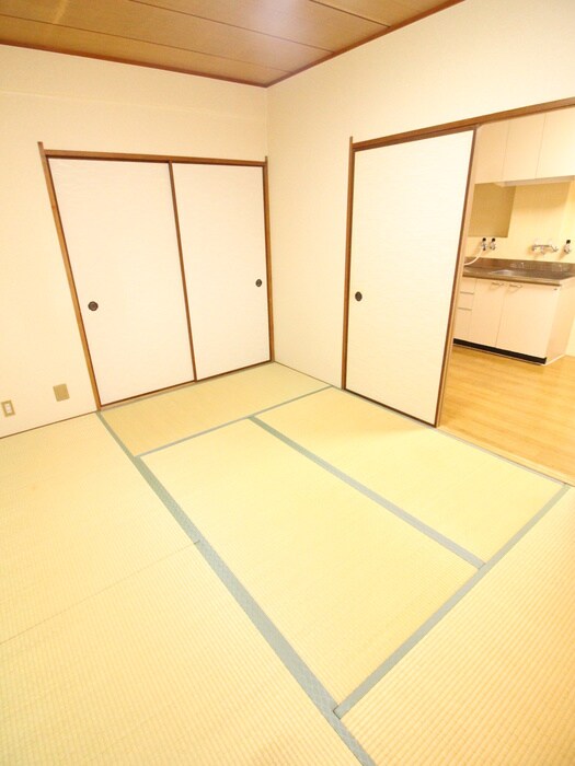 物件内観写真10　(居室)