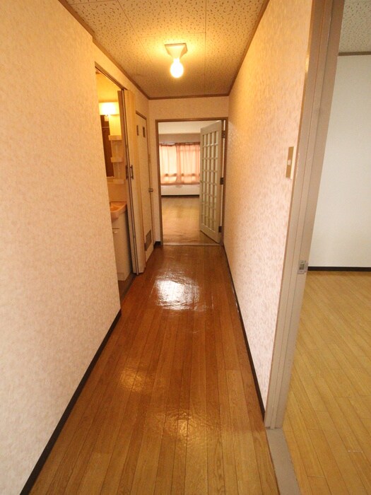 物件内観写真17　(廊下)