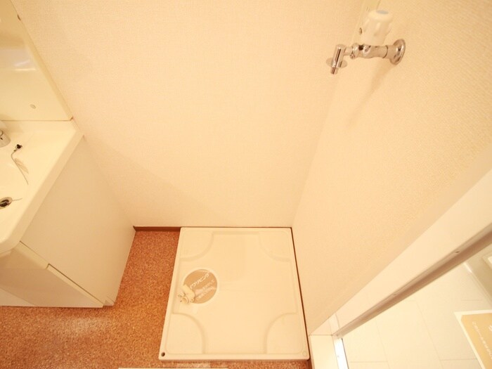 物件内観写真13　(洗濯機置場)