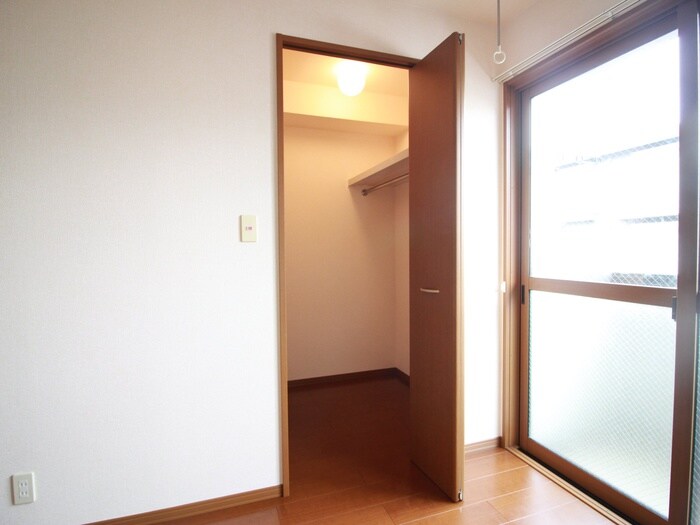 物件内観写真15　(収納)