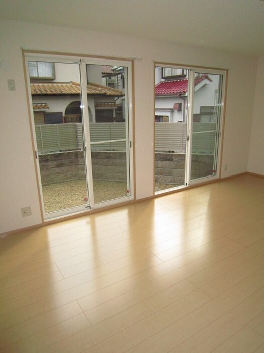 物件内観写真8　(居室)