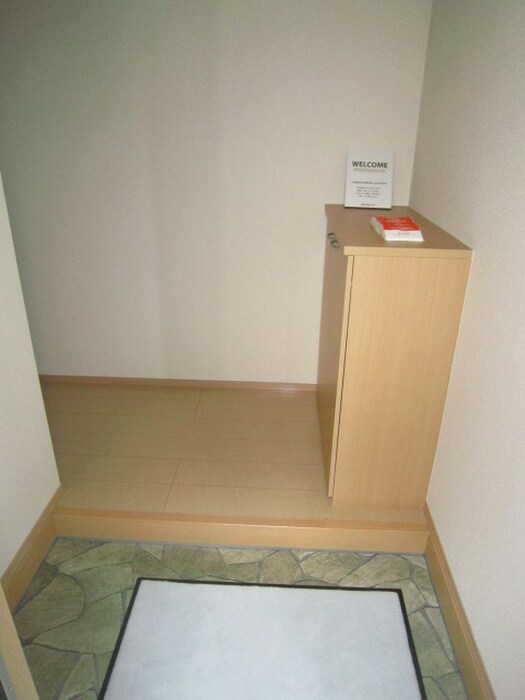 物件内観写真16　(玄関)